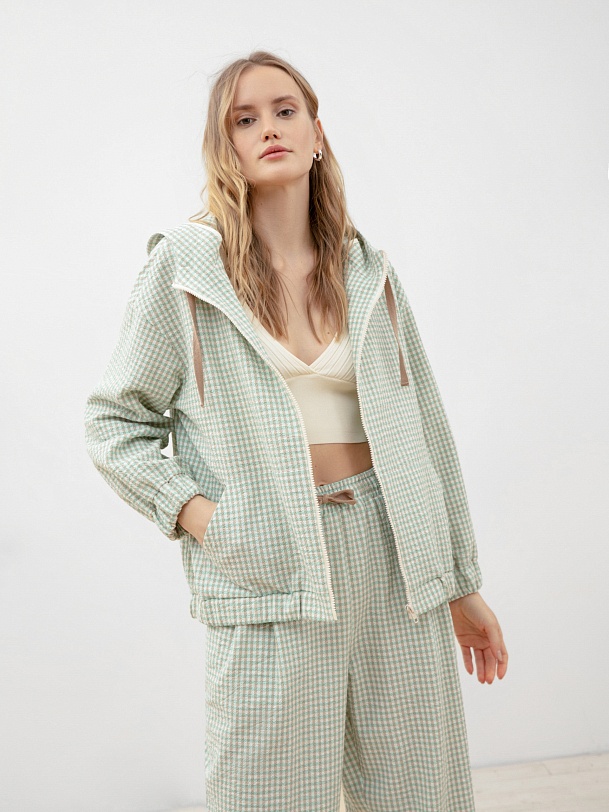 Спортивный жакет на молнии с капюшоном