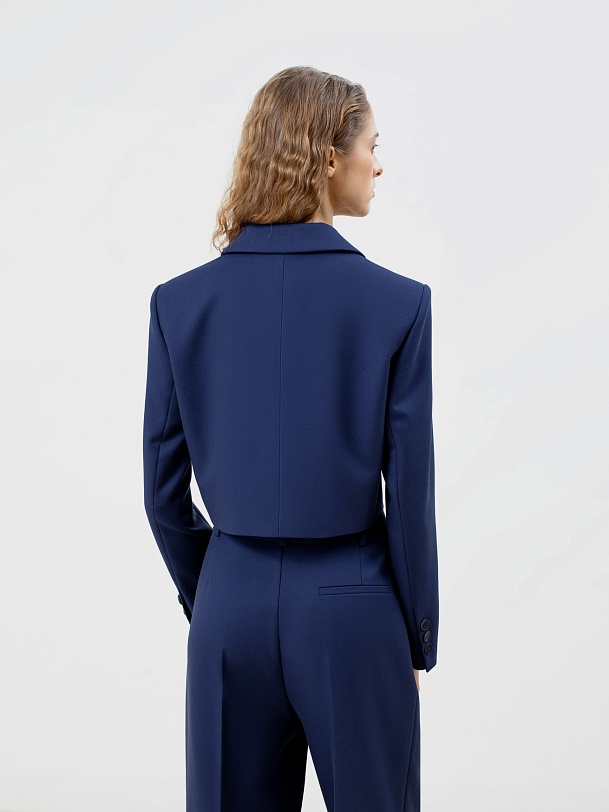 Укороченный двубортный жакет