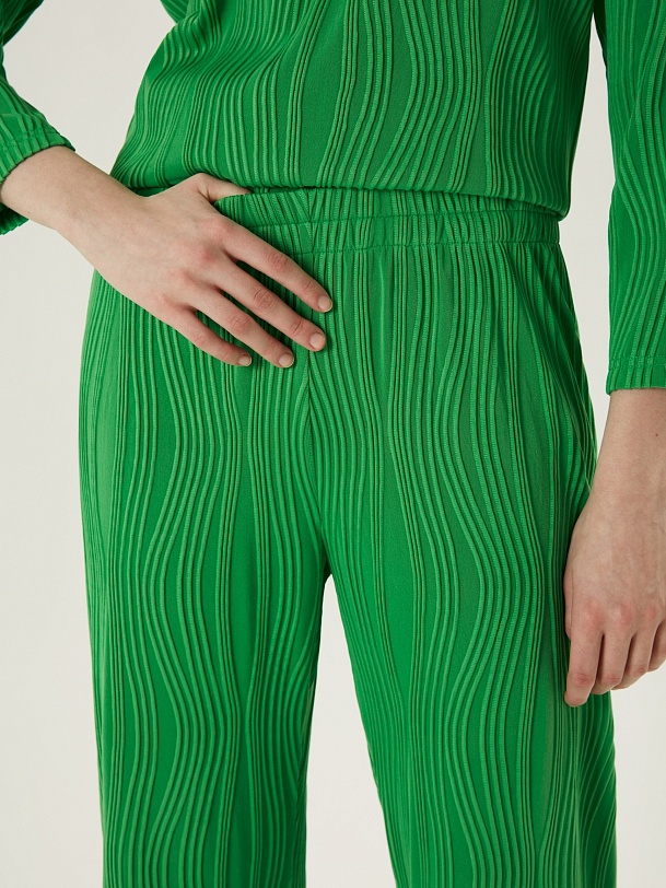 Широкие трикотажные брюки из фактурного тенселя