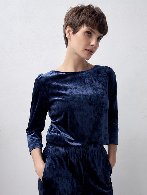 Джемпер с укороченными рукавами из бархатистой ткани