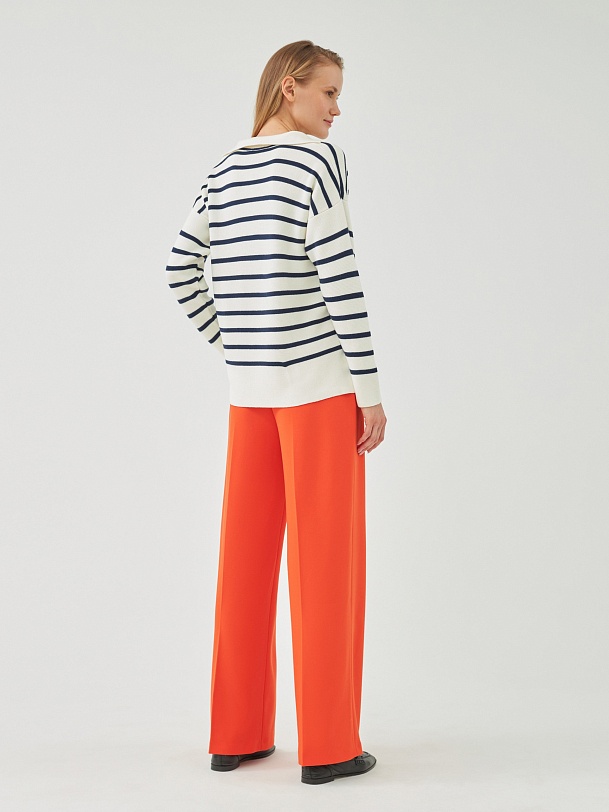 Джемпер с V-образным вырезом и воротником апаш