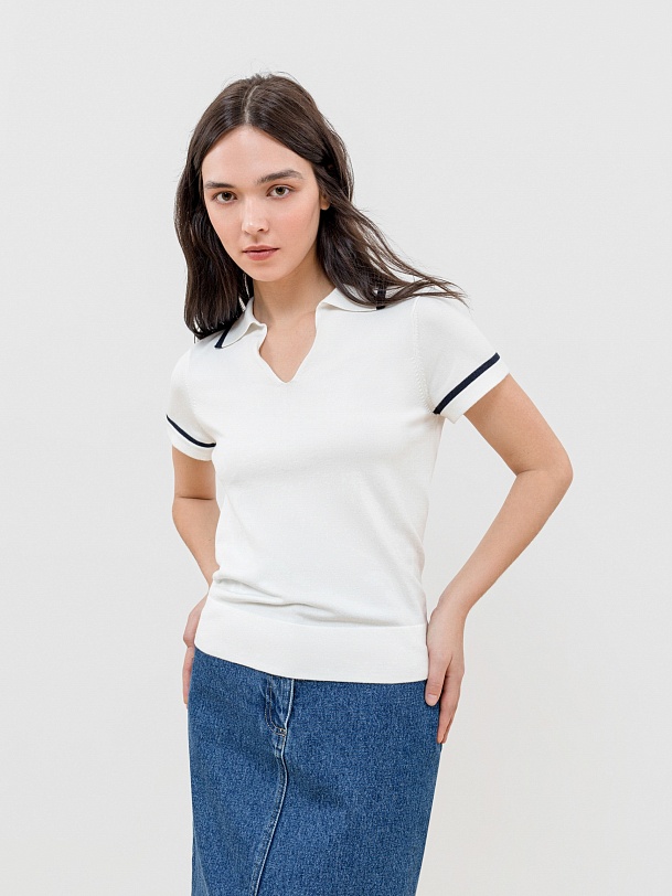 Джемпер с V-вырезом и коротким рукавом