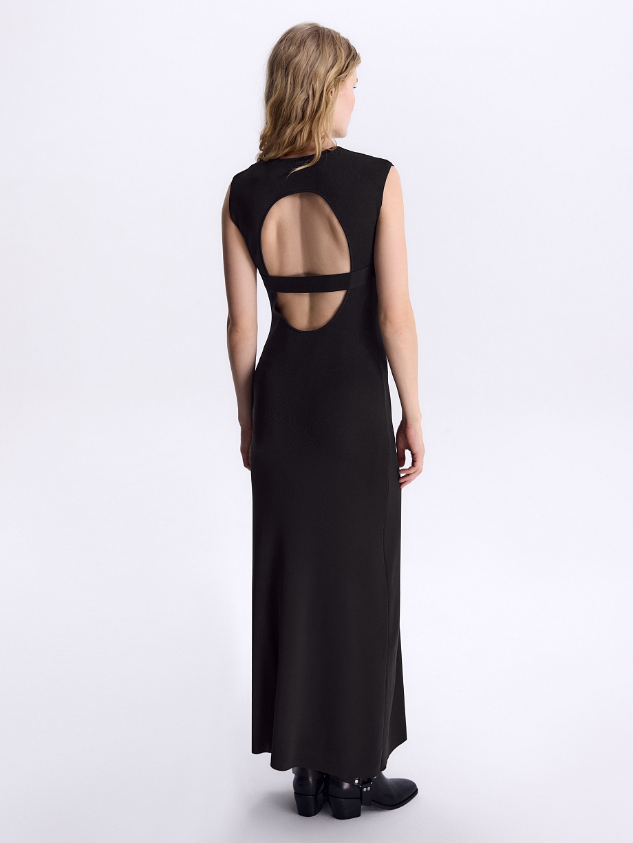 Платье трикотажное с вырезом на спине