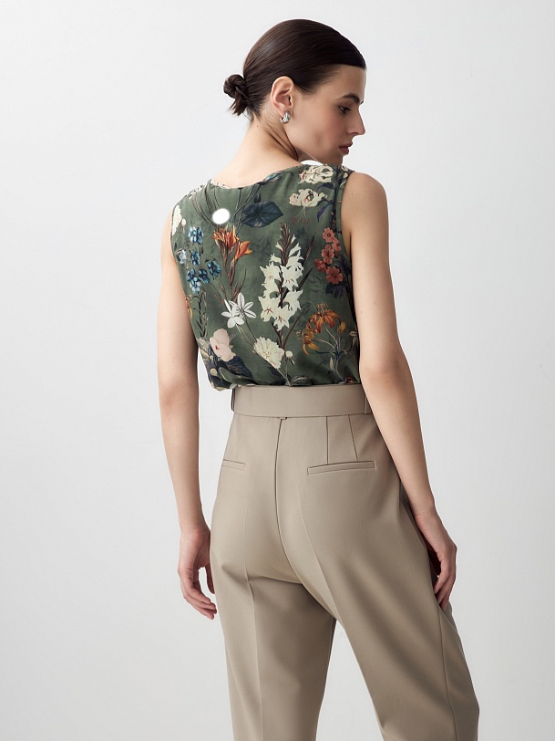 Блуза без рукавов с цветочным принтом