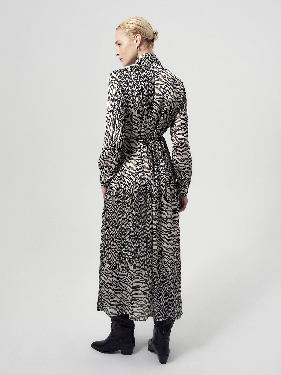 Платье из атласной ткани с анималистичным принтом