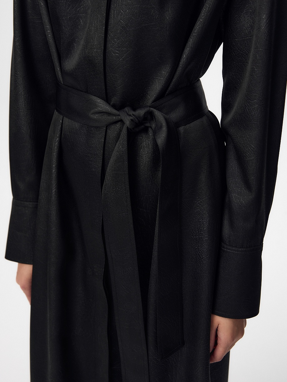 Платье-рубашка из фактурного атласа