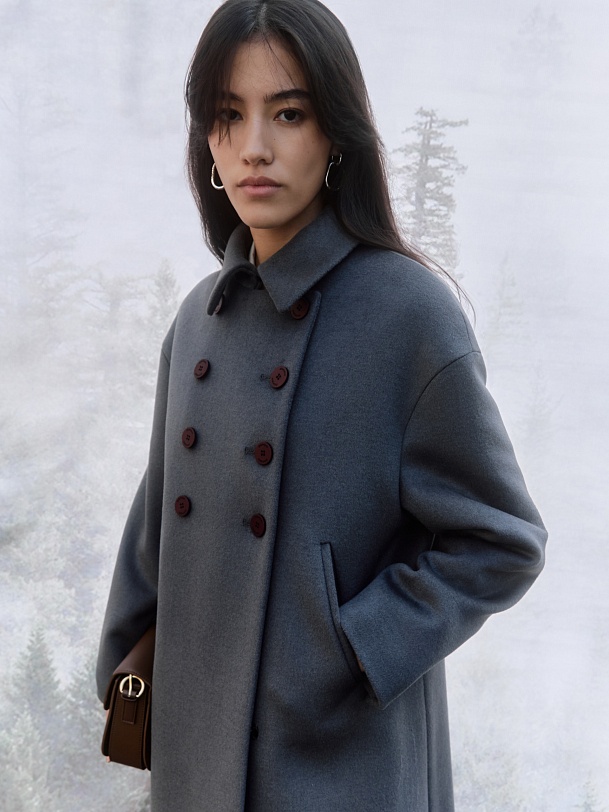 Шерстяное пальто с мембраной и утеплённой спинкой