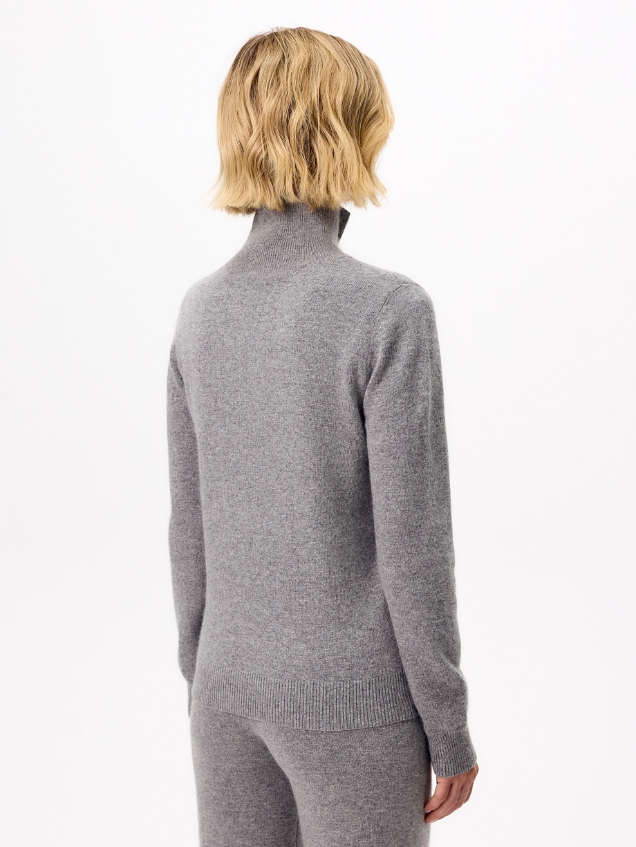 Костюм вязаный из шерсти с ангорой