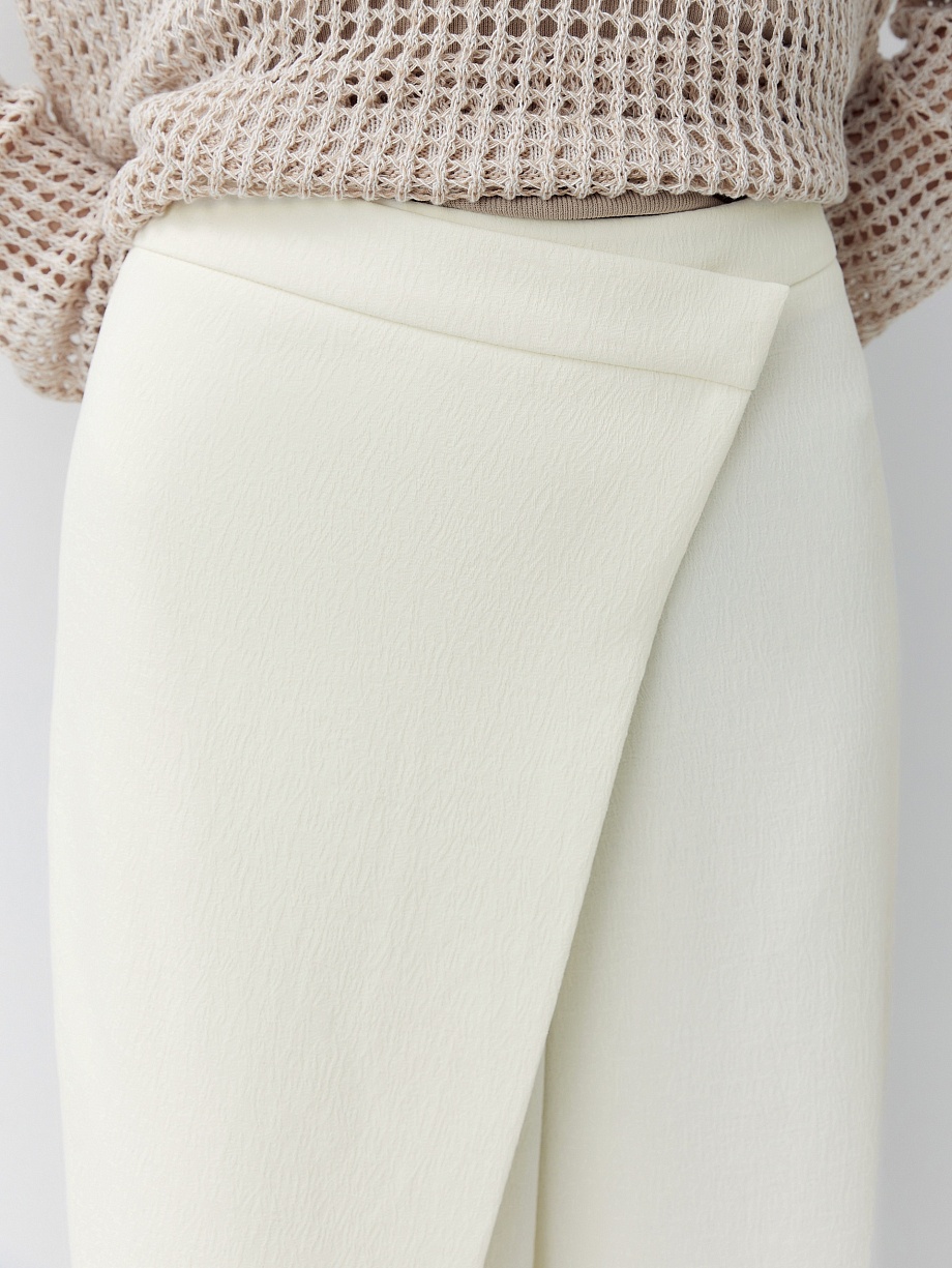 Широкие брюки с запахом