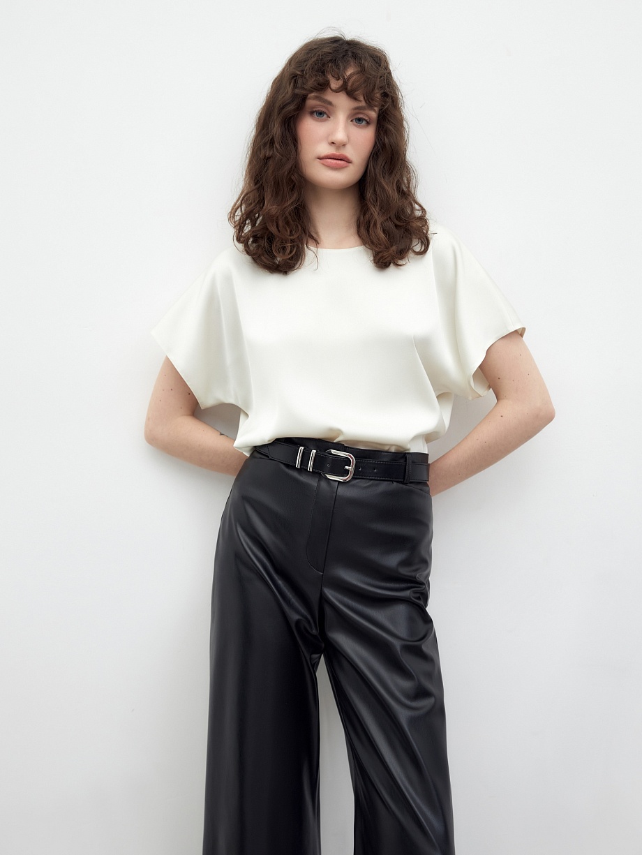 Блузка из атласной ткани