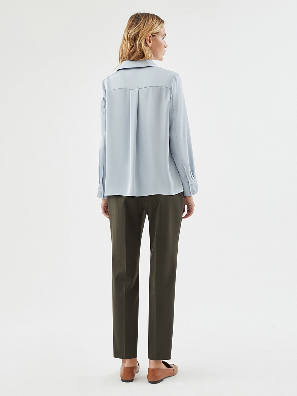 Свободная блуза без пуговиц с V-образным вырезом