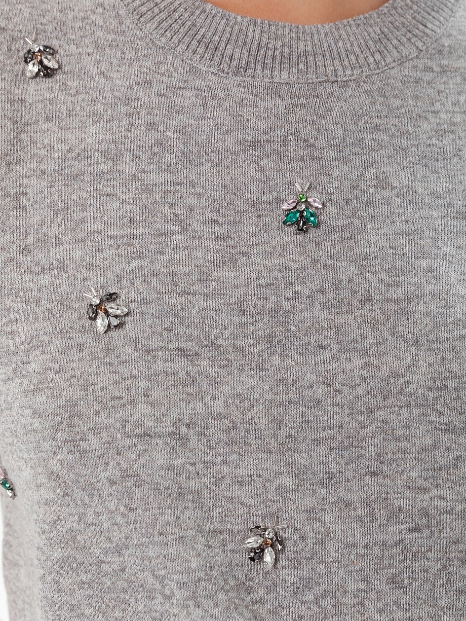 Вязаный джемпер, декорированный стразами