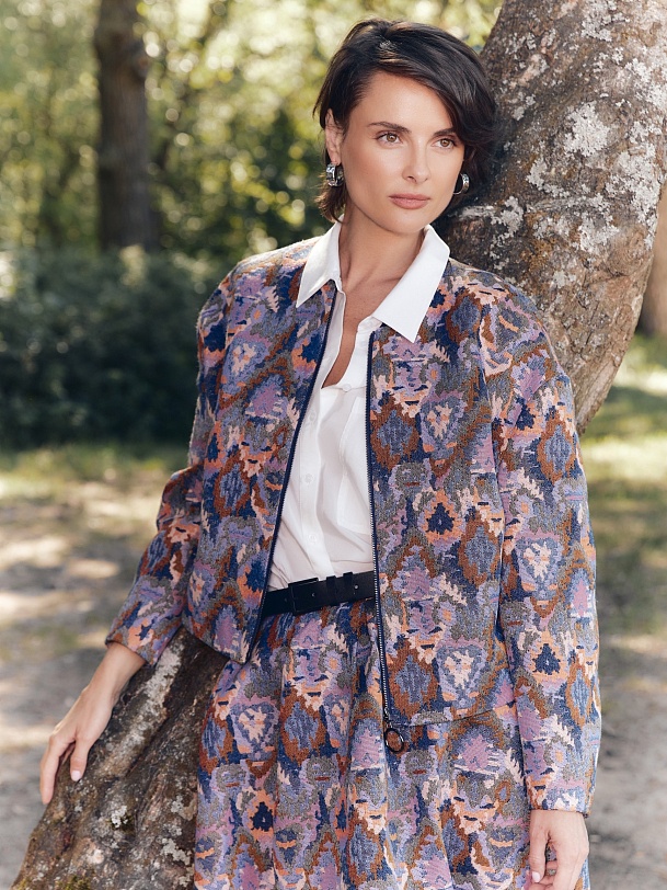 Стильный жаккардовый жакет в этническом стиле