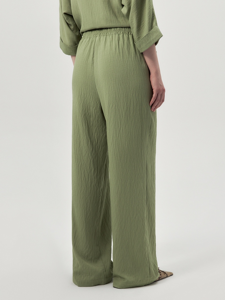 Брюки из вискозы на эластичном поясе