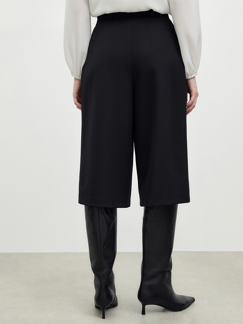 Укороченные брюки-юбка из костюмной ткани