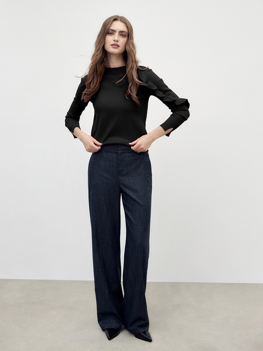 Вязаный джемпер с воланом на рукаве