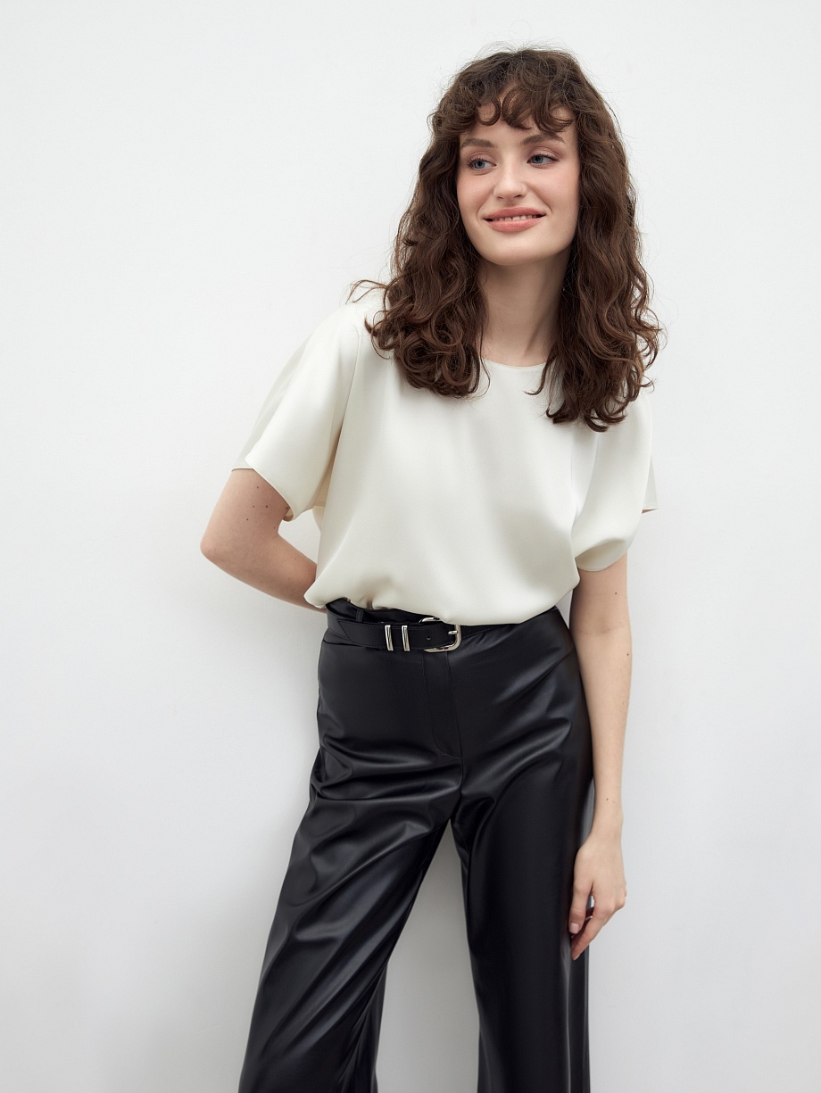 Блузка из атласной ткани