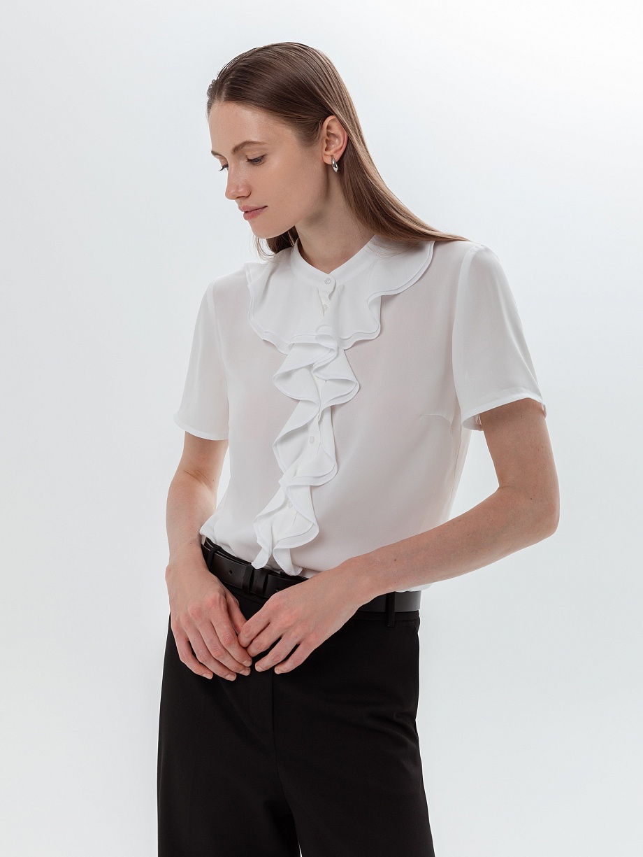 Блузка с коротким рукавом и воланами