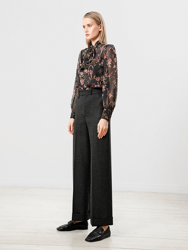 Прямые брюки из костюмной ткани со стрелками