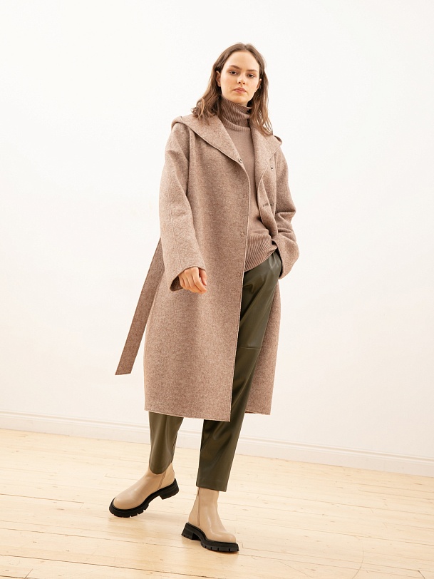 Шерстяное пальто с мембраной и капюшоном