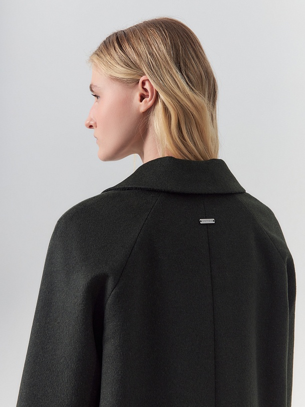 Шерстяное пальто с мембраной и утеплённой спинкой