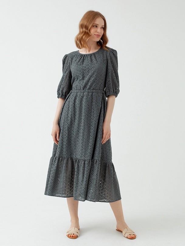 Летнее хлопковое платье из ажурной ткани