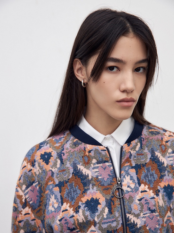 Стильный жаккардовый жакет в этническом стиле