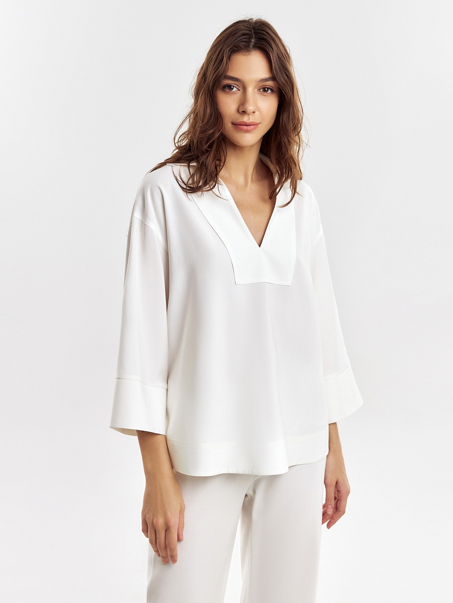 Свободная блуза из вискозы с широкими рукавами