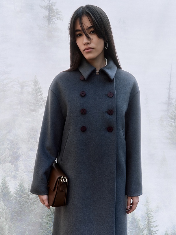 Шерстяное пальто с мембраной и утеплённой спинкой