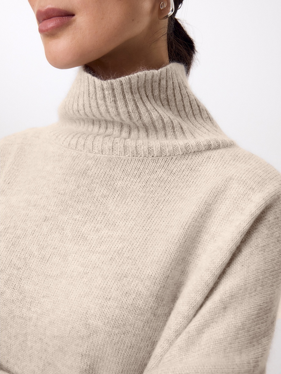 Свитер из шерсти с ангорой