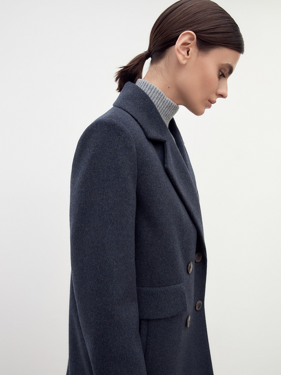 Шерстяное пальто с мембраной и утеплённой спинкой