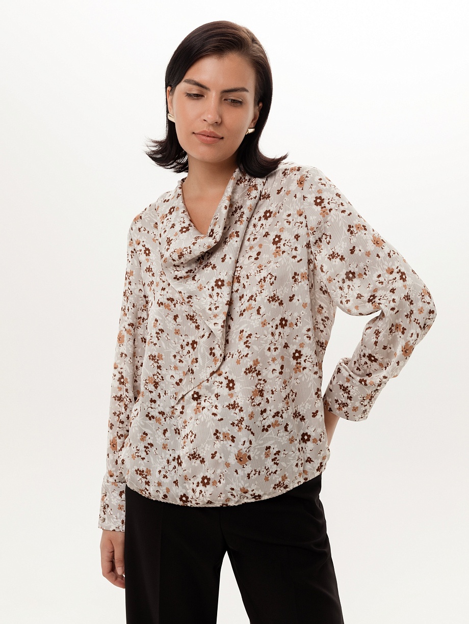 Романтичная блуза с цветочным принтом
