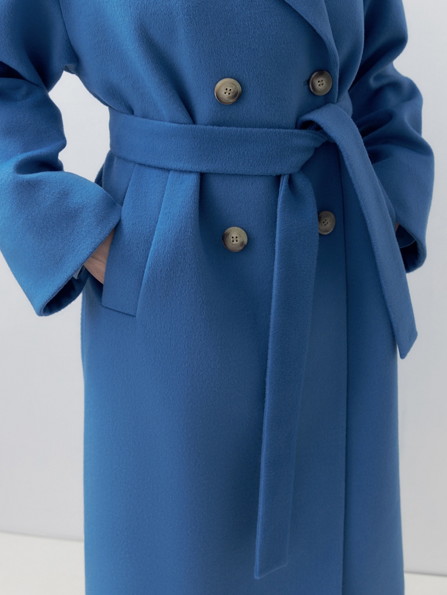 Демисезонное пальто из шерсти с мембраной