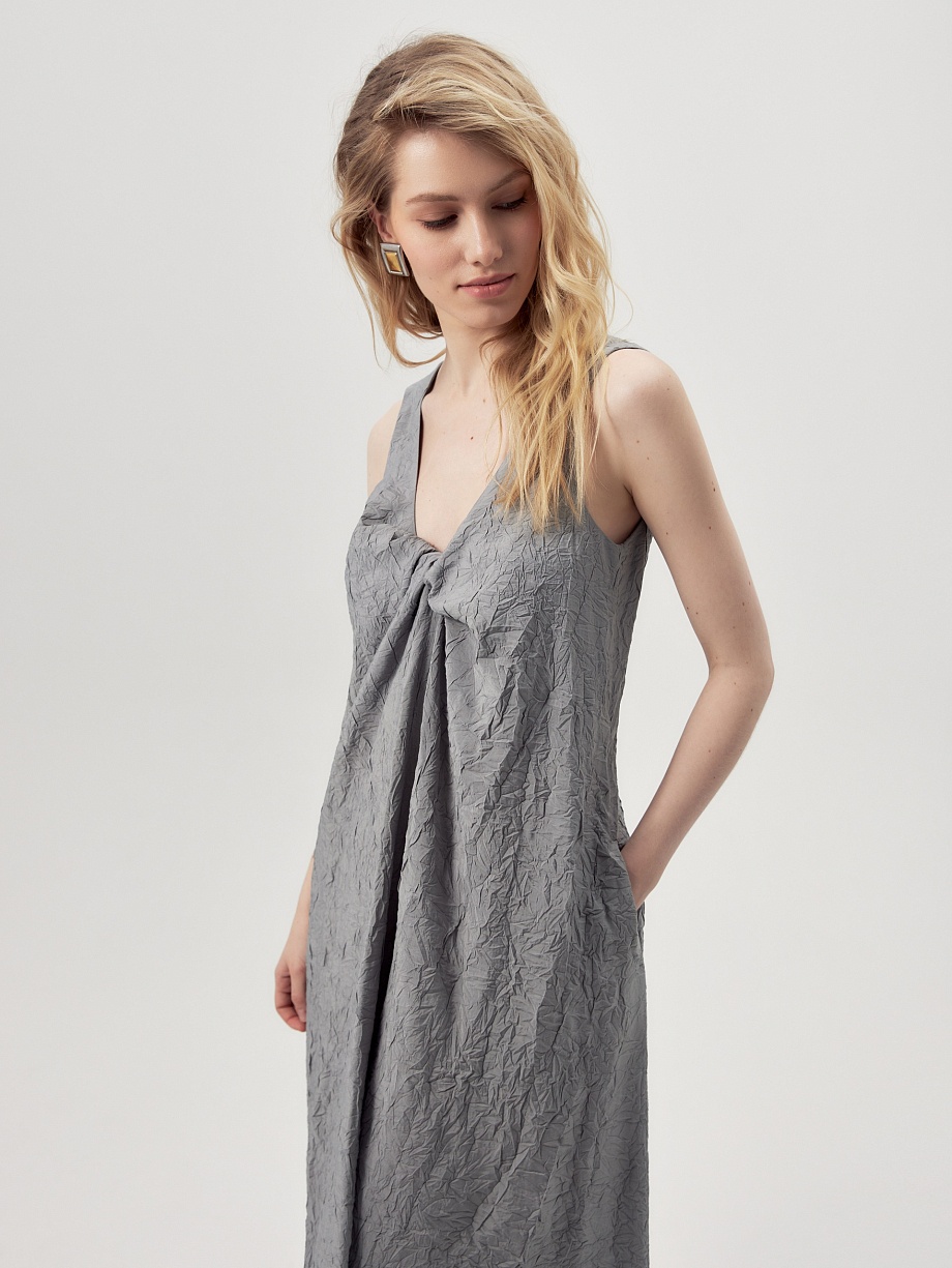 Платье из жатой вискозы с декоративным узлом