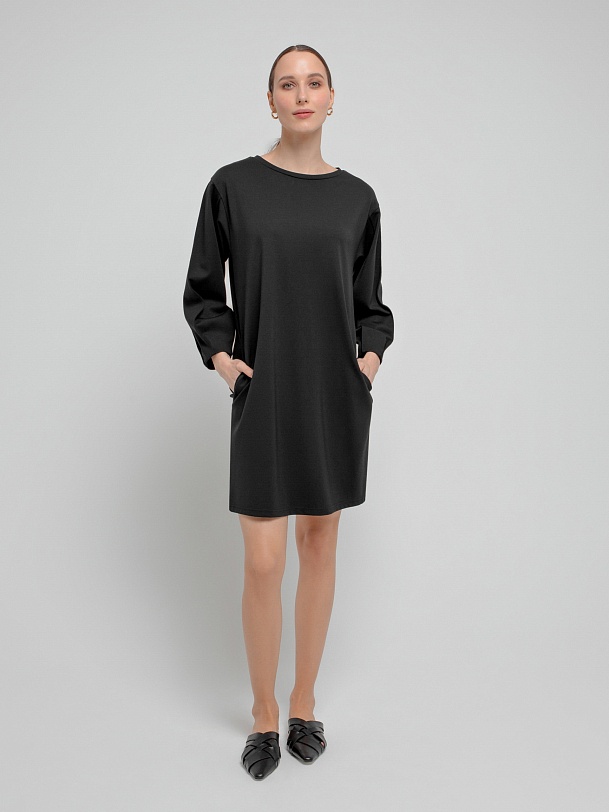 Трикотажное платье полуприлегающего силуэта