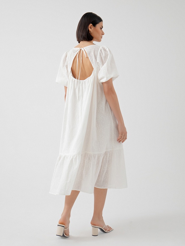 Объёмное хлопковое платье с вышивкой