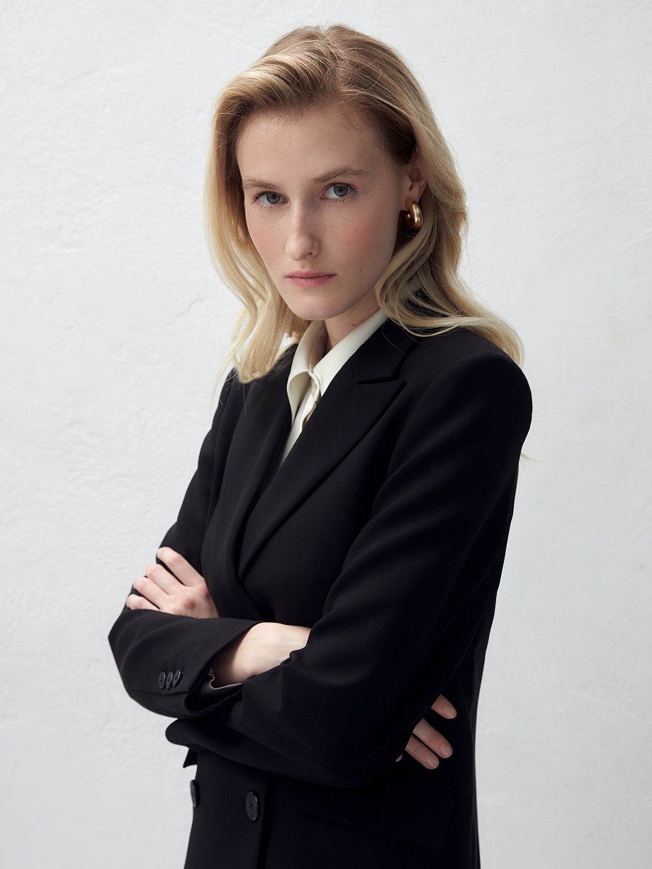 Двубортный жакет из костюмной ткани