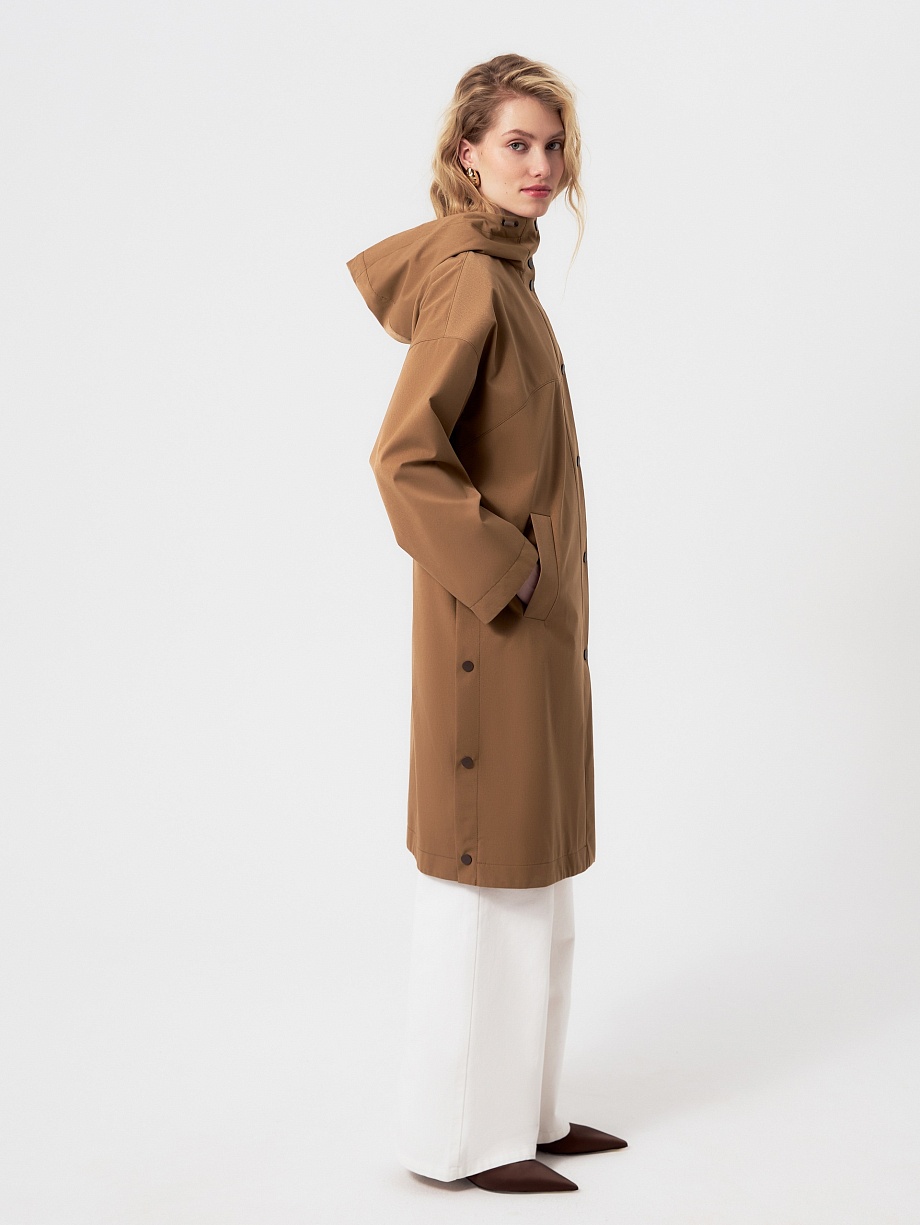 Непромокаемый плащ на кнопках с капюшоном