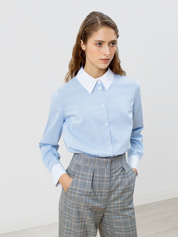 Блузка с отложным воротником