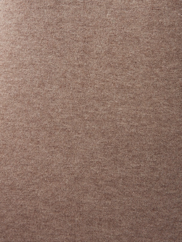 Джемпер из тонкого фактурного трикотажа