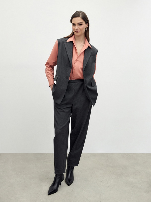 Брюки бананы на резинке из костюмной вискозной ткани