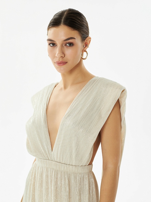 Вечернее платье без рукавов