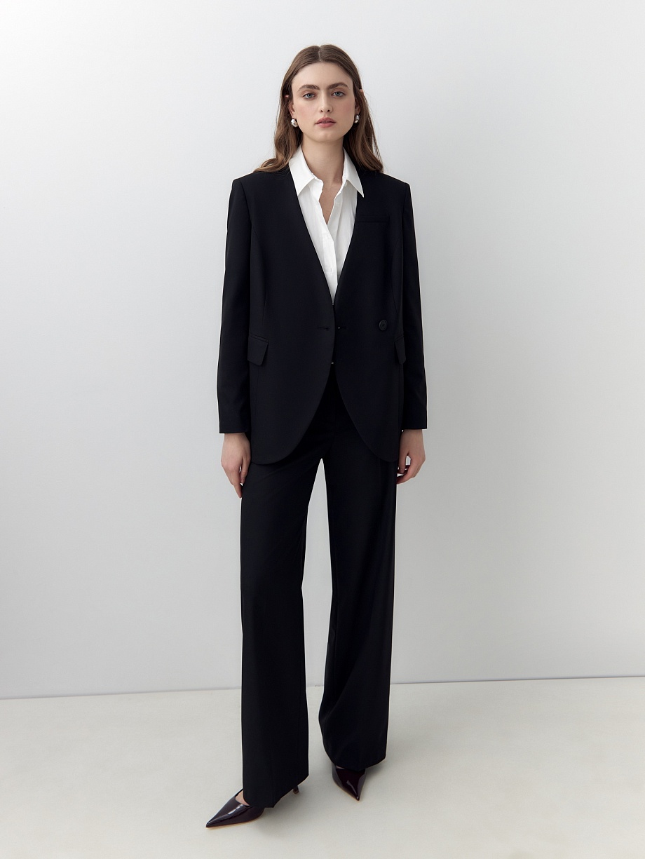 Приталенный жакет без лацканов