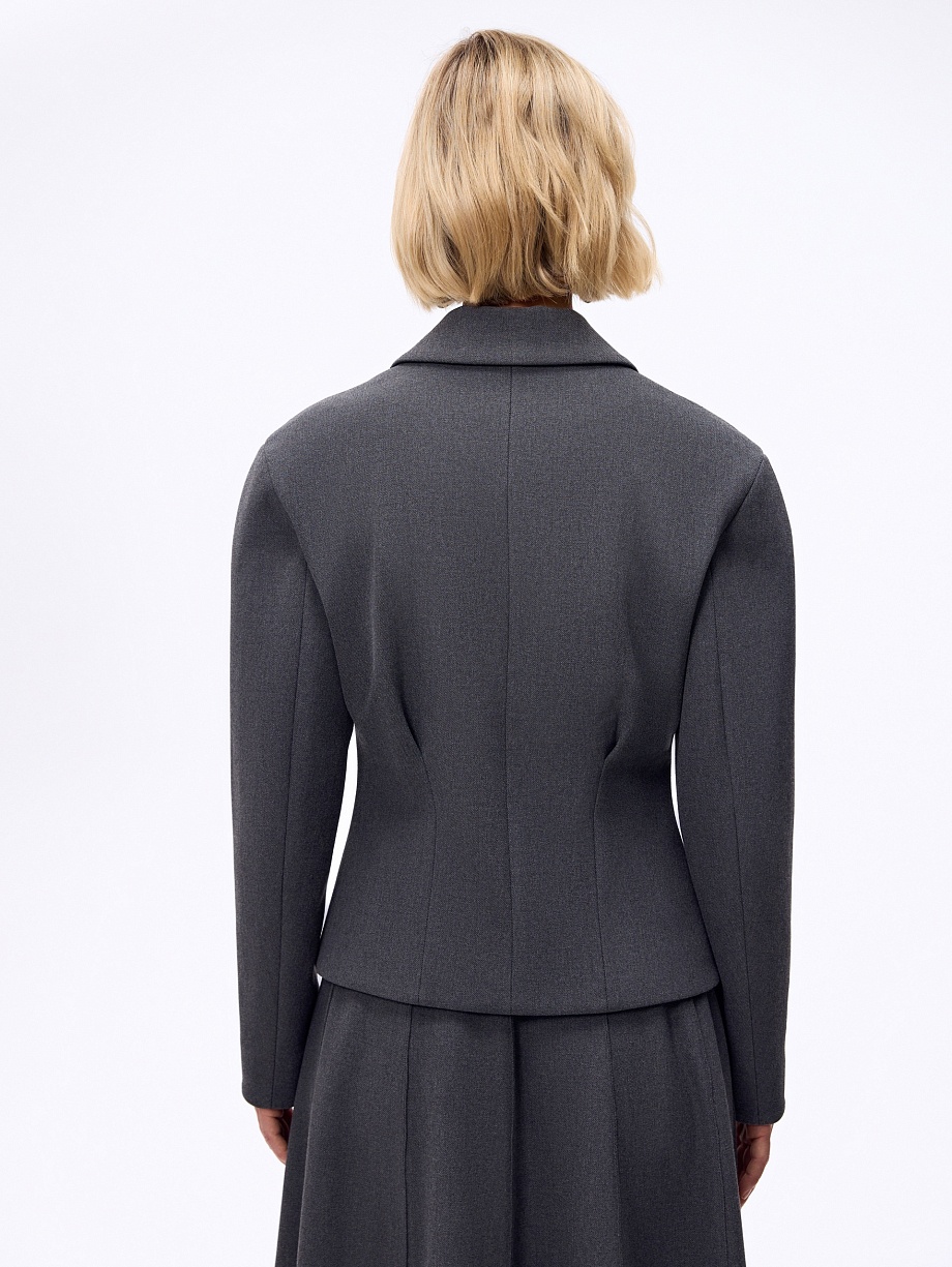 Приталенный жакет из костюмной ткани
