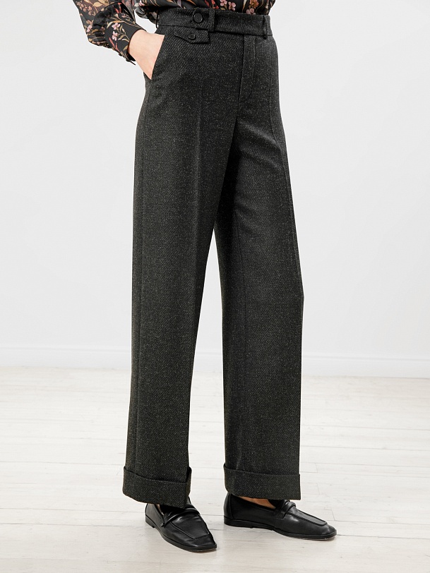 Прямые брюки из костюмной ткани со стрелками