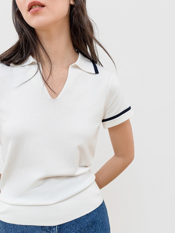 Джемпер с V-вырезом и коротким рукавом