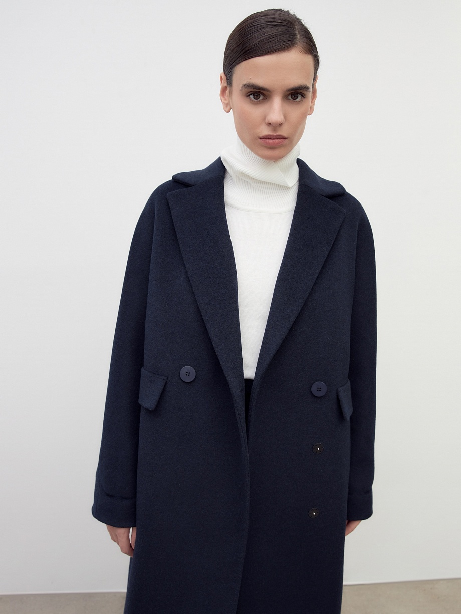 Шерстяное пальто с мембраной и утеплённой спинкой