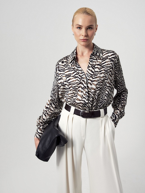 Блуза из атласной ткани с анималистичным принтом POMPA