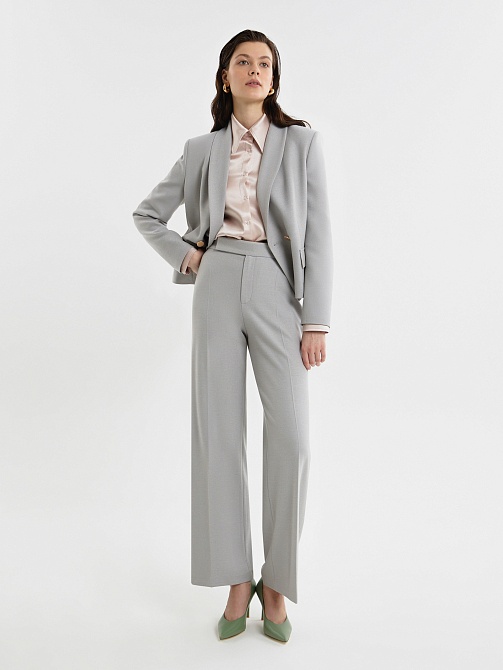 Широкие брюки из костюмной ткани со стрелками