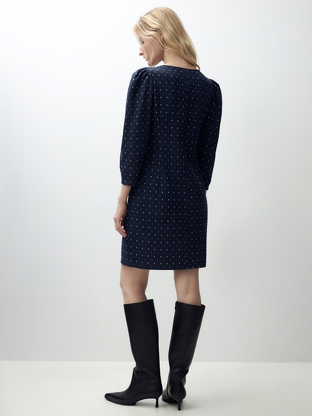 Платье из мягкого трикотажа с укороченными рукавами